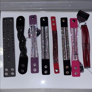 7 snap bracelets. 1 clasp. Paparazzi Bracelet bundle.